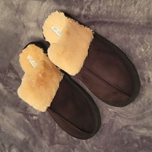 🖤FURRY HOUSE SLIPPERS